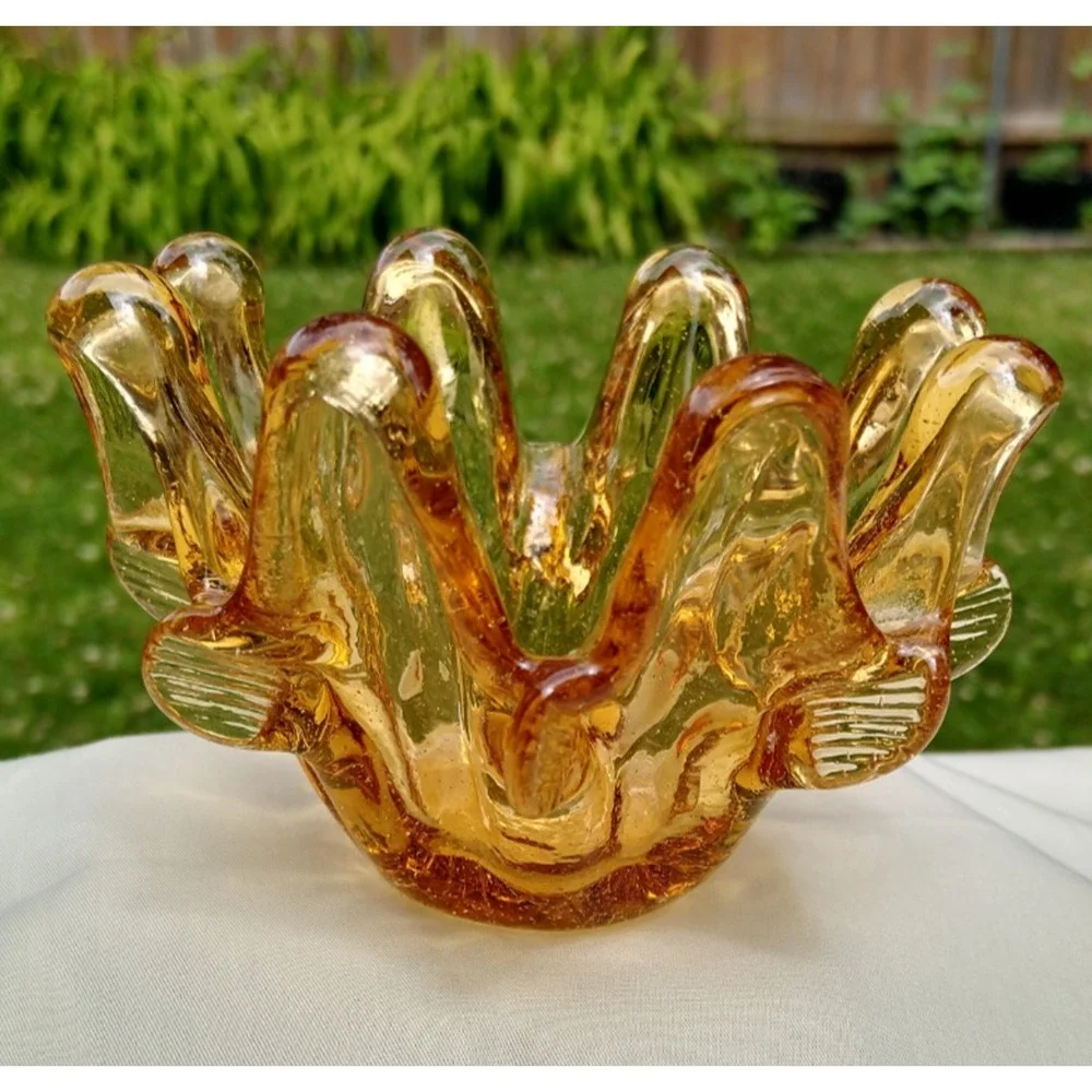L E Smith Amber Art Glass Swung Bowl 5 Inch Pinched Fingers Simplicity Vintage